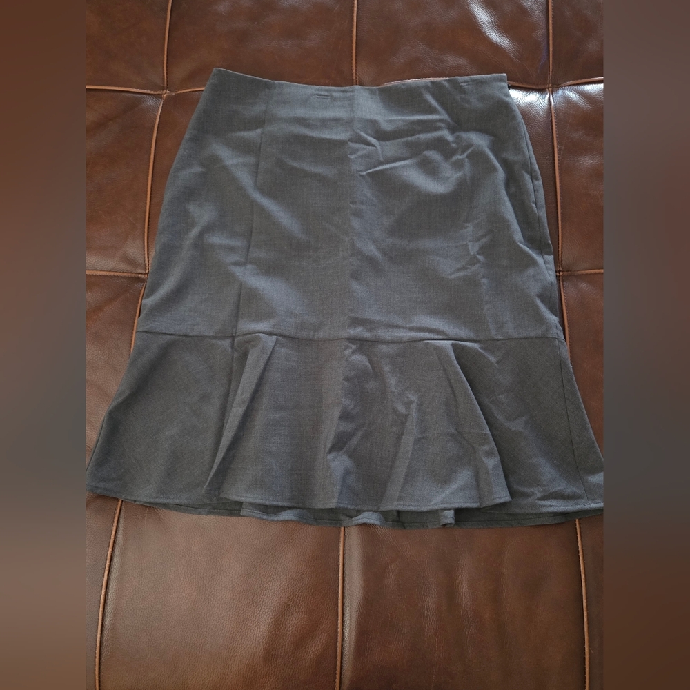Worthington's Women’s Grey Flounce Hem Skirt Size 12